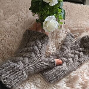 Brand new Cozy Cable Handknit Fingerless Gloves Mink Color #2